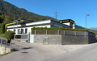 Falkner Web